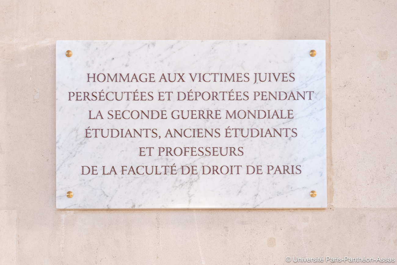 plaque commémorative aux victimes juives de la faculté de droit de Paris
